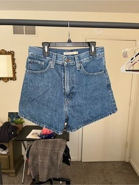 Levi's Classic High-Rise Mom Denim Shorts